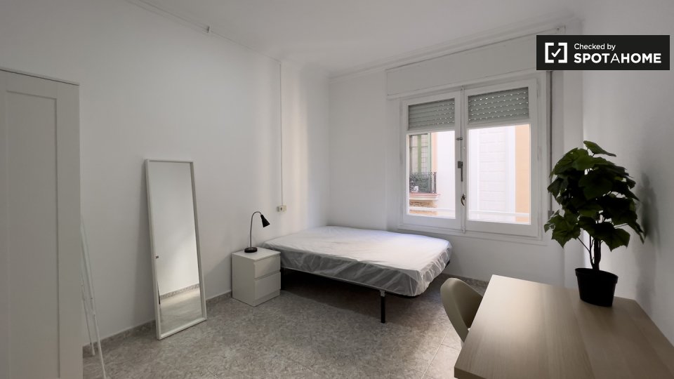 Double room Barcelona, 14 beds, 380m² — photo 6