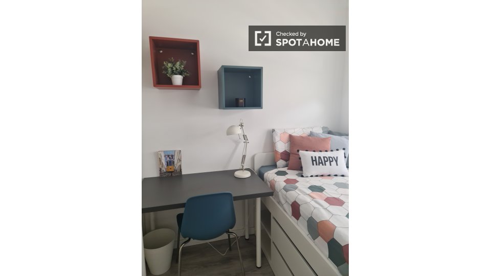 Double room Lisbon, 4 beds, 90m² — photo 2
