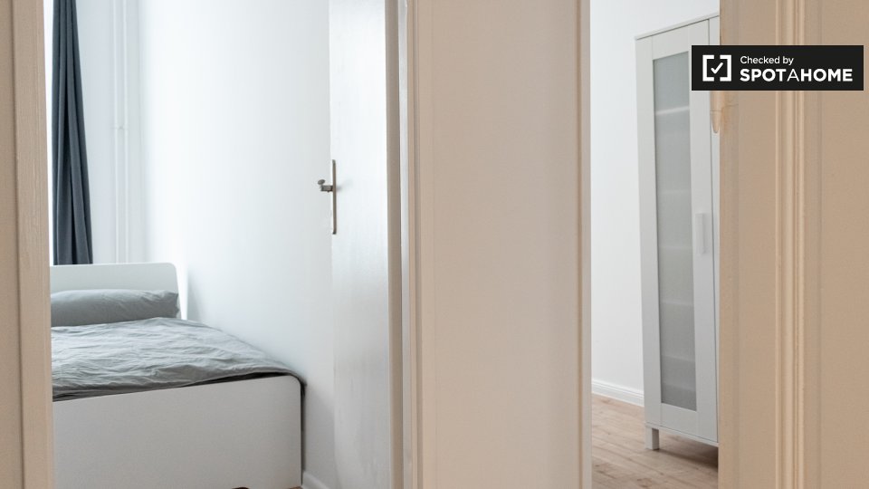 Double room Berlin, 4 beds, 74m² — photo 17
