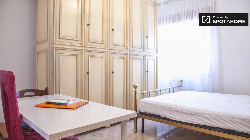 Double room Rome, 4 beds, 75m² — photo 17