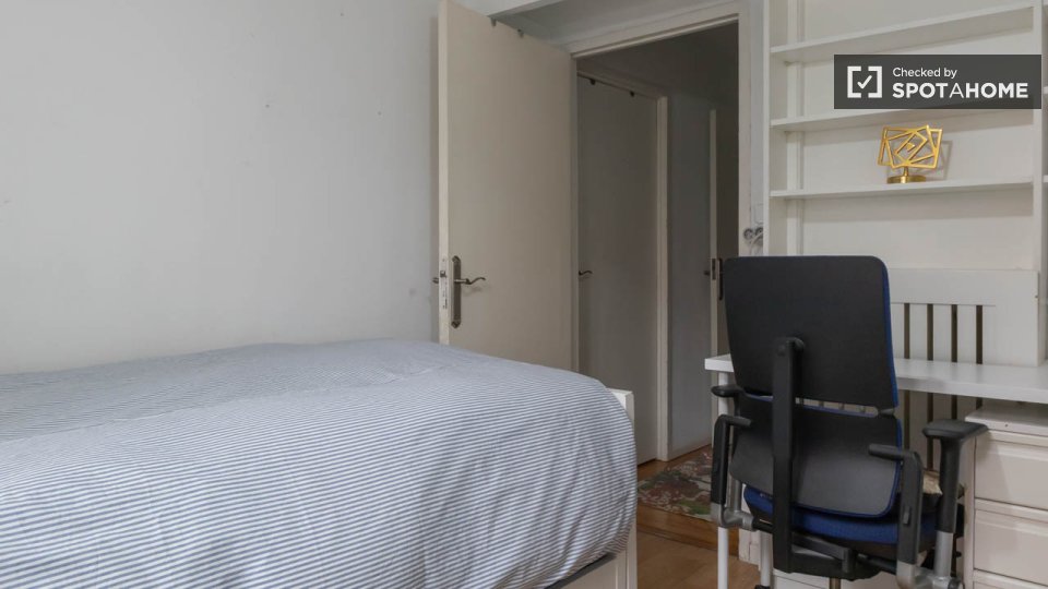 Double room Madrid, 4 beds, 180m² — photo 26