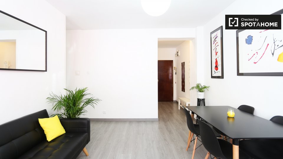 Double room Madrid, 5 beds, 96m² — photo 10