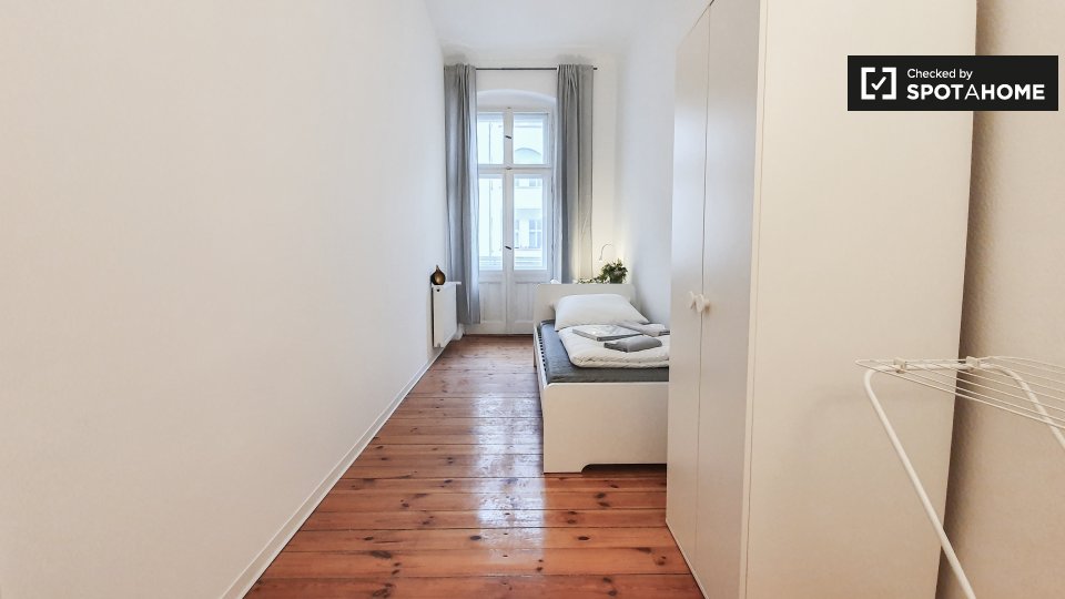 Double room Berlin, 3 beds — photo 18