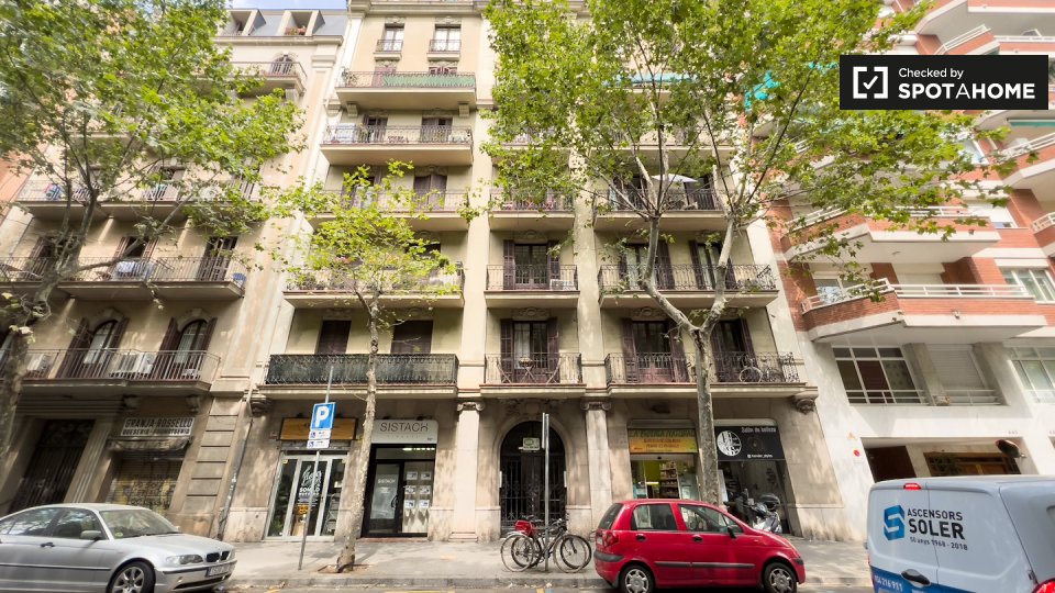 Double room Barcelona, 2 beds, 80m² — photo 22