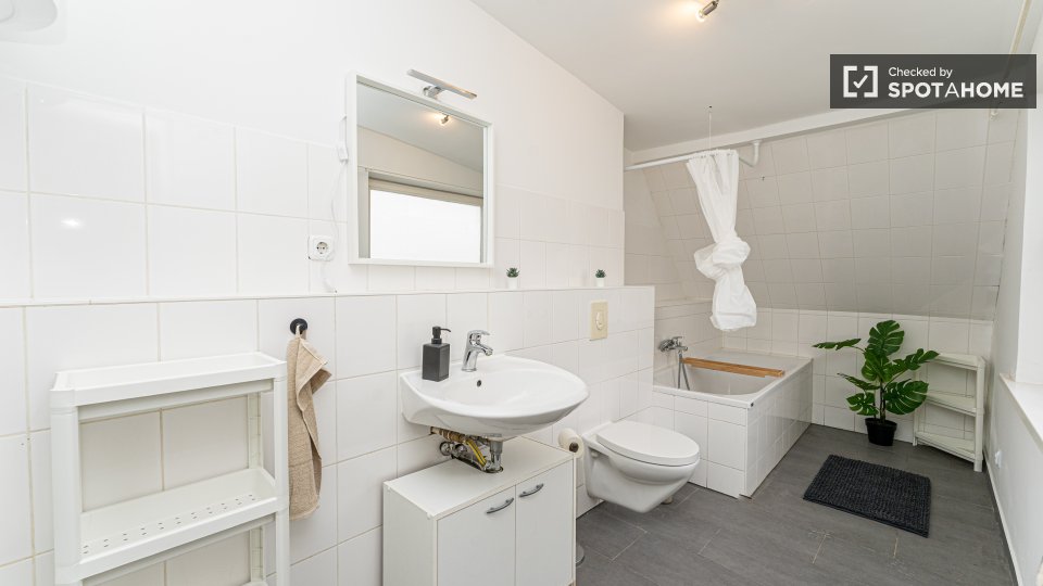 Double room Berlin, 8 beds, 146m² — photo 6