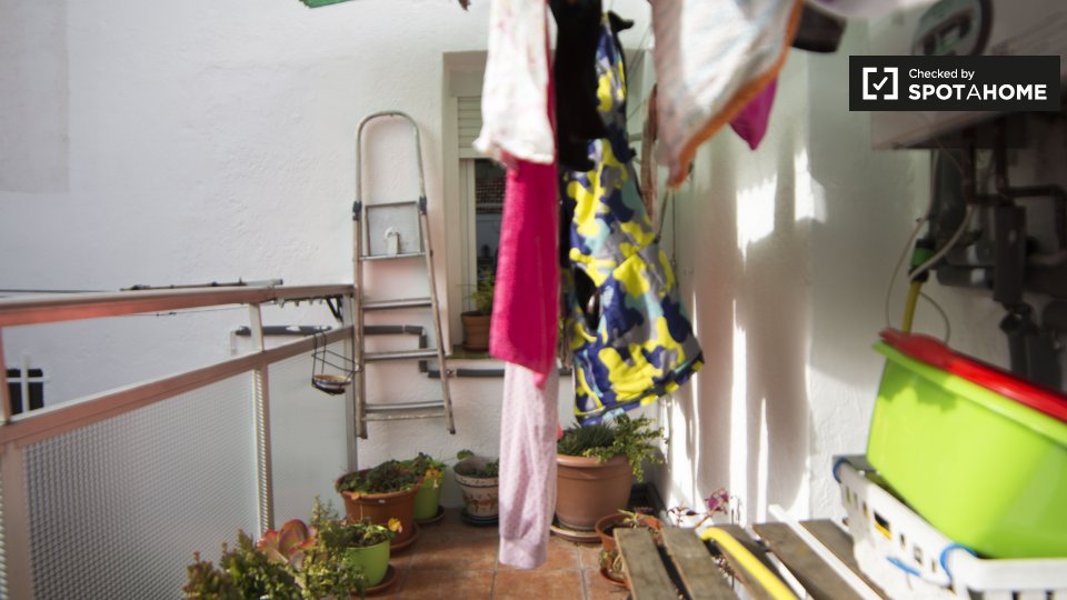 Double room Madrid, 4 beds, 80m² — photo 9