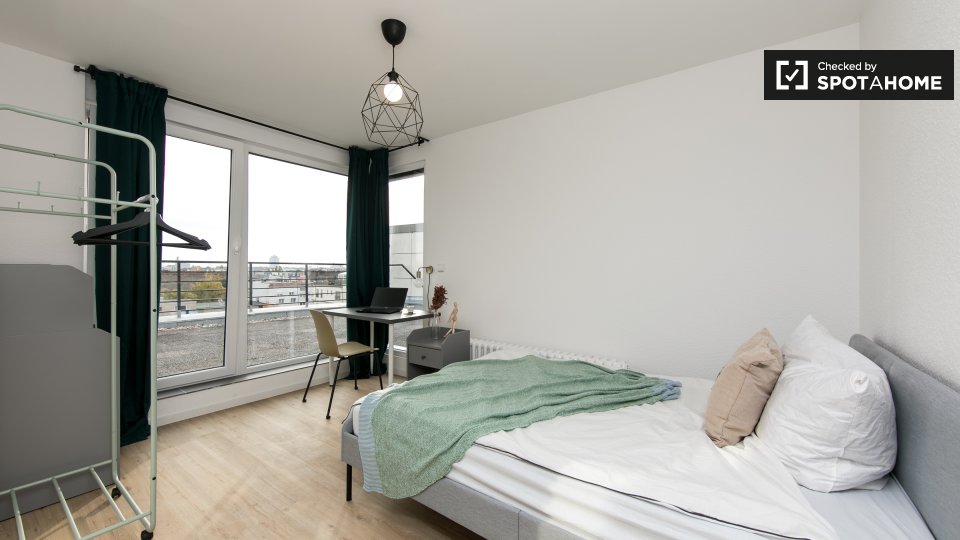 Double room Berlin, 6 beds, 190m² — photo 14