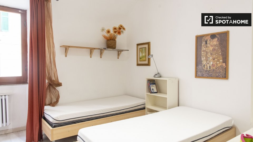 Double room Rome, 3 beds — photo 1