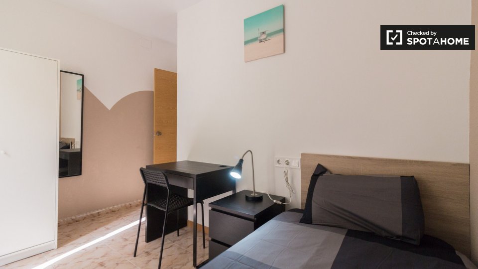 Double room Barcelona, 4 beds, 58m² — photo 3