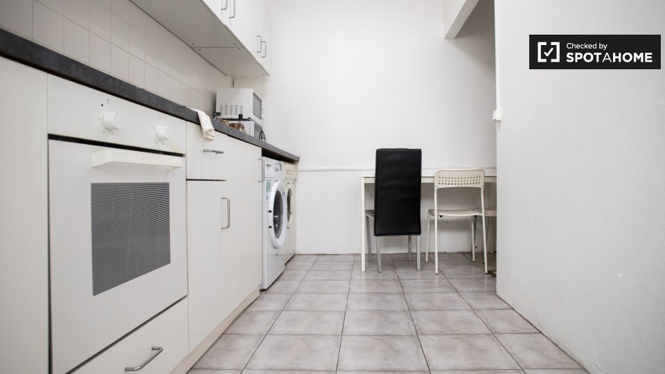 Double room Porto, 9 beds, 285m² — photo 2