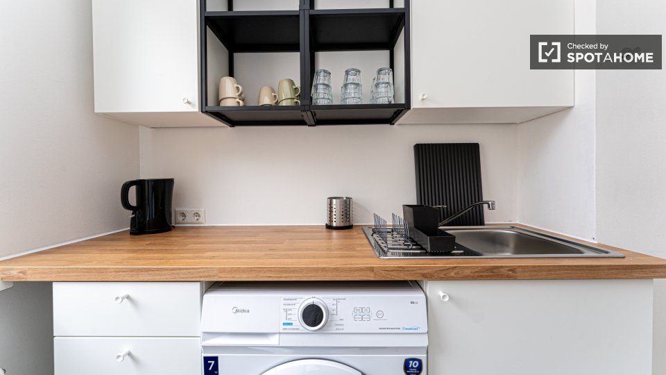 Double room Berlin, 3 beds, 56m² — photo 8