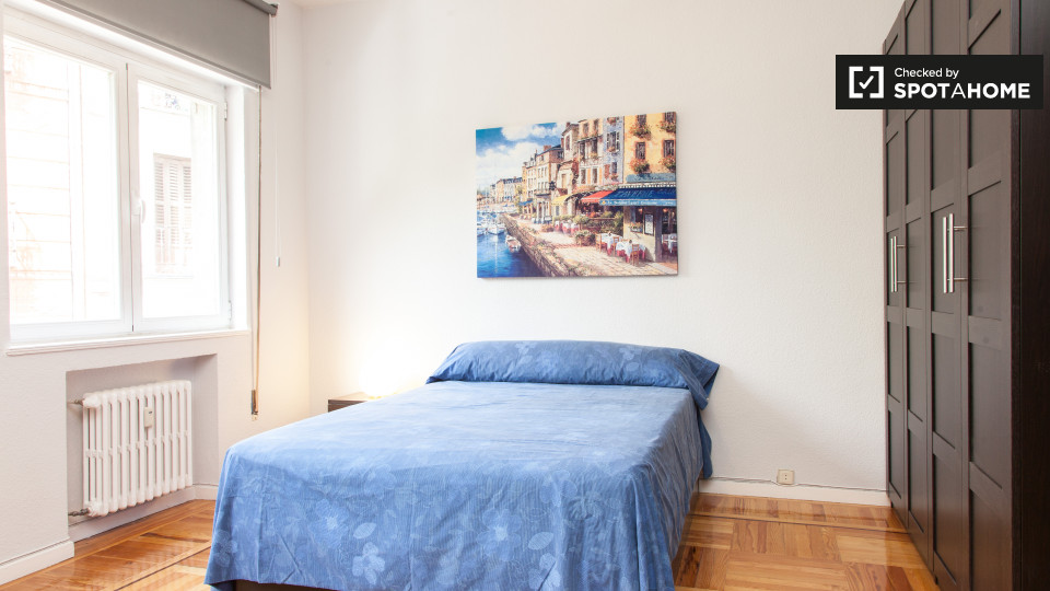 Double room Madrid, 7 beds, 199m² — photo 3