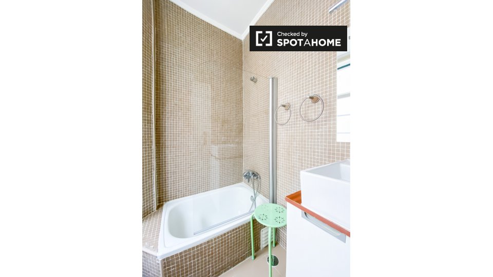 Apartment Lisbon, 1 bed — photo 11