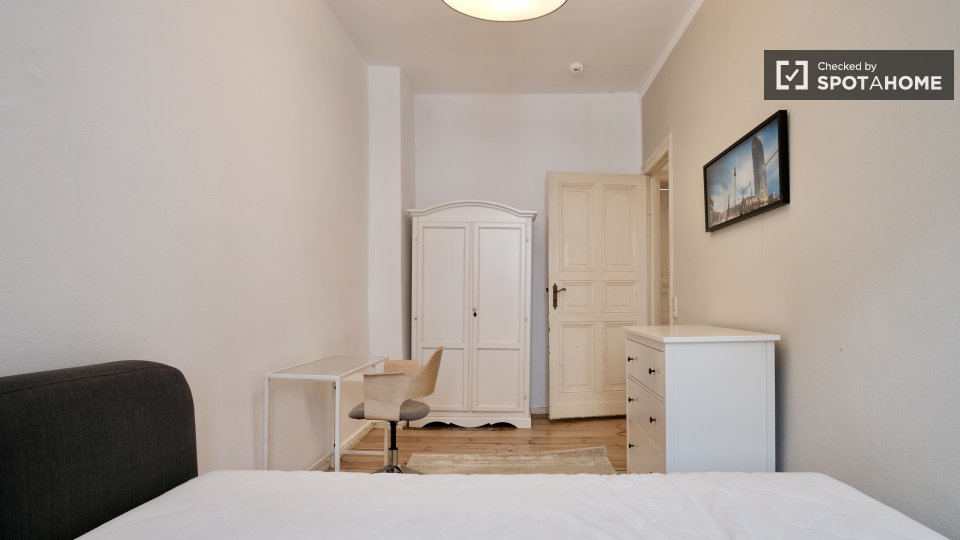 Double room Berlin, 2 beds, 53m² — photo 11