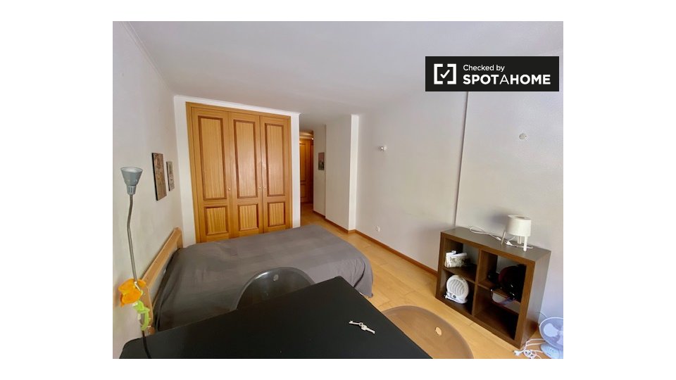 Double room Lisbon, 4 beds, 130m² — photo 2