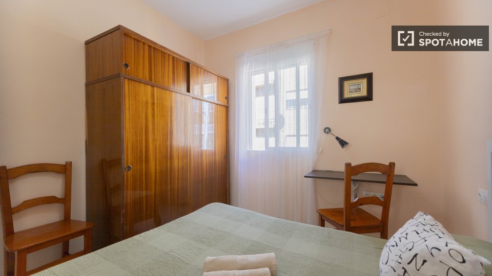 Double room Valencia, 3 beds — photo 34