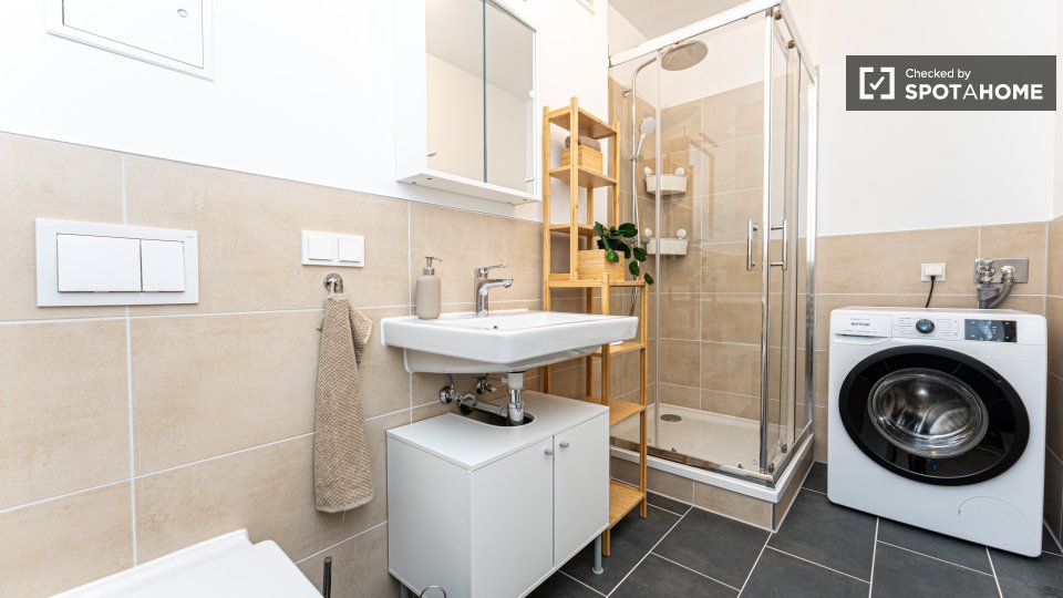 Double room Berlin, 5 beds, 80m² — photo 19