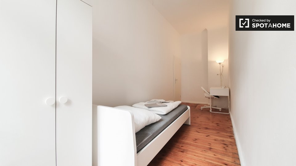 Double room Berlin, 3 beds — photo 3