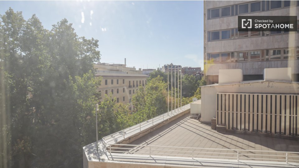 Double room Madrid, 18 beds — photo 13
