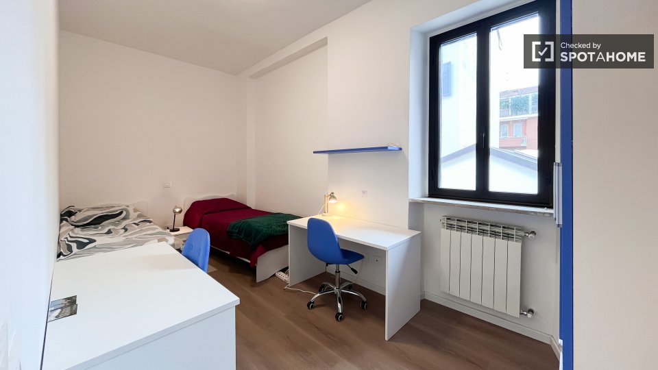 Double room Milan, 4 beds — photo 11