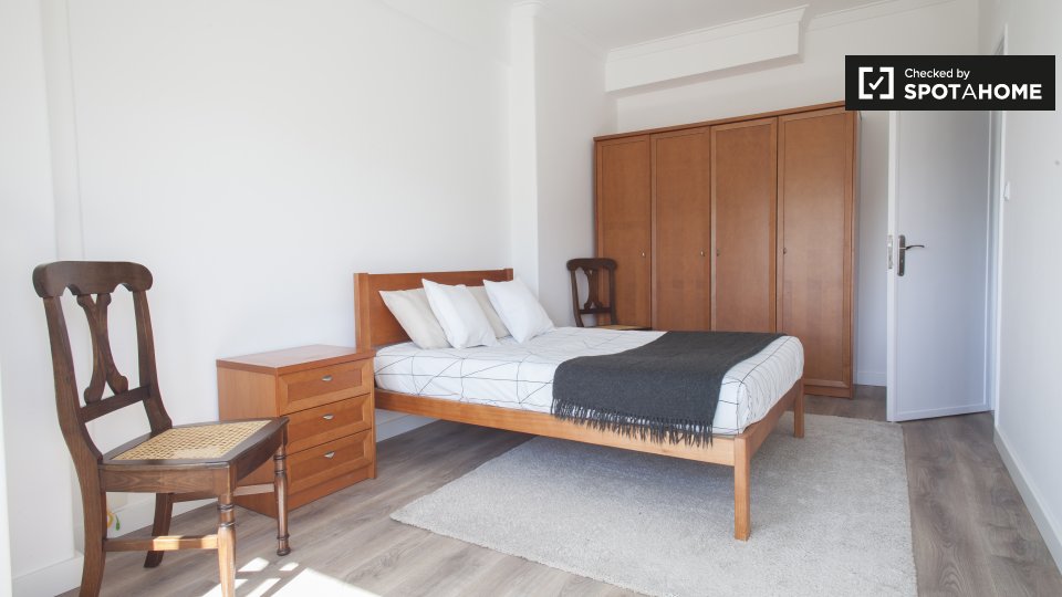 Double room Lisbon, 4 beds, 75m² — photo 5