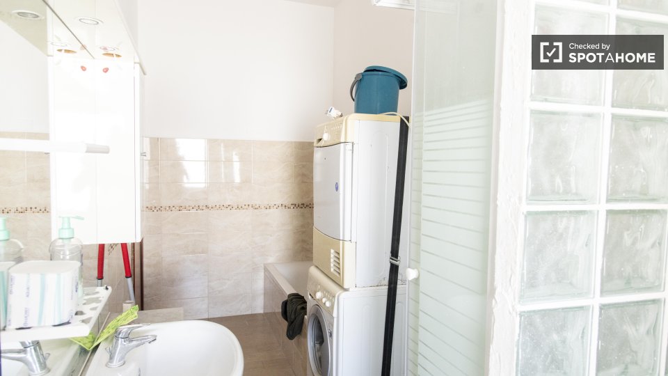 Double room Rome, 3 beds — photo 4