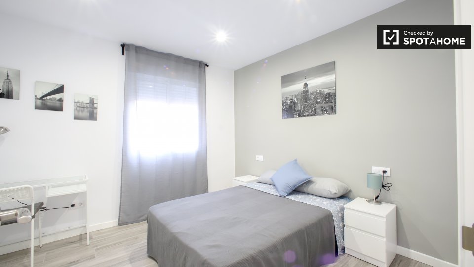 Double room Valencia, 3 beds, 65m² — photo 6