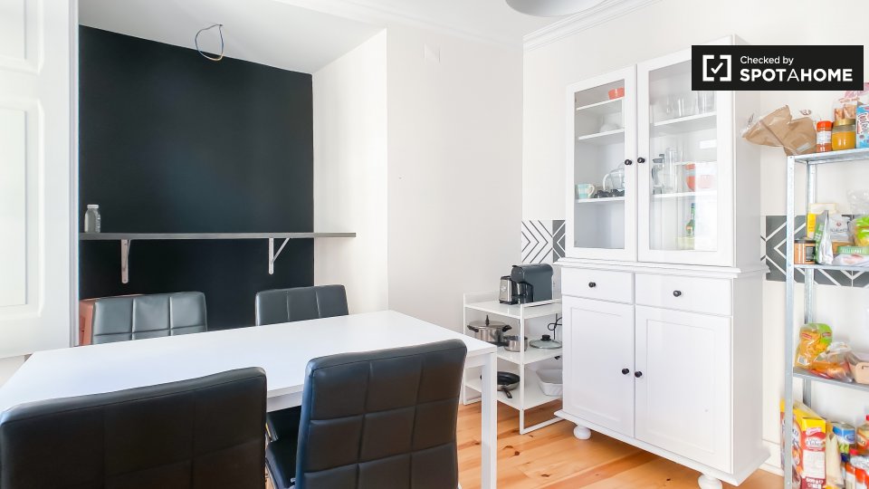 Double room Lisbon, 1 bed — photo 5