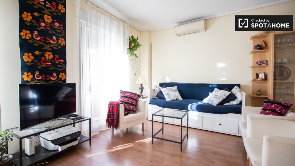 Apartment Madrid, 1 bed, 67m² — photo 1