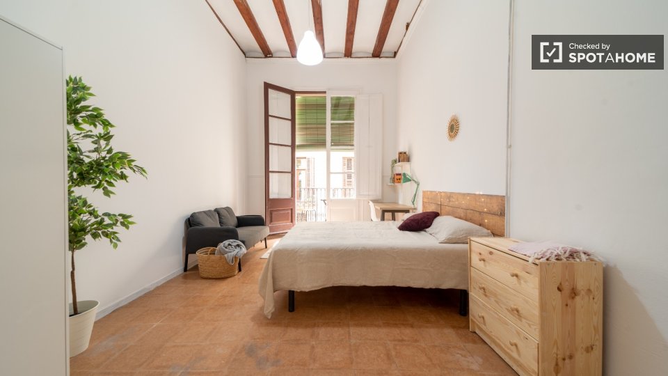 Double room Barcelona, 14 beds, 400m² — photo 25