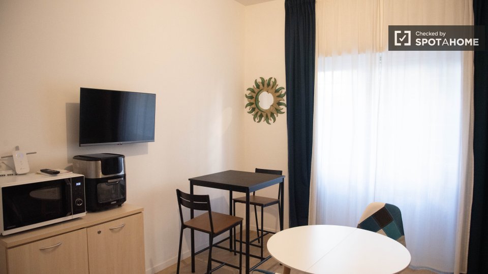 Double room Rome, 1 bed, 108m² — photo 16