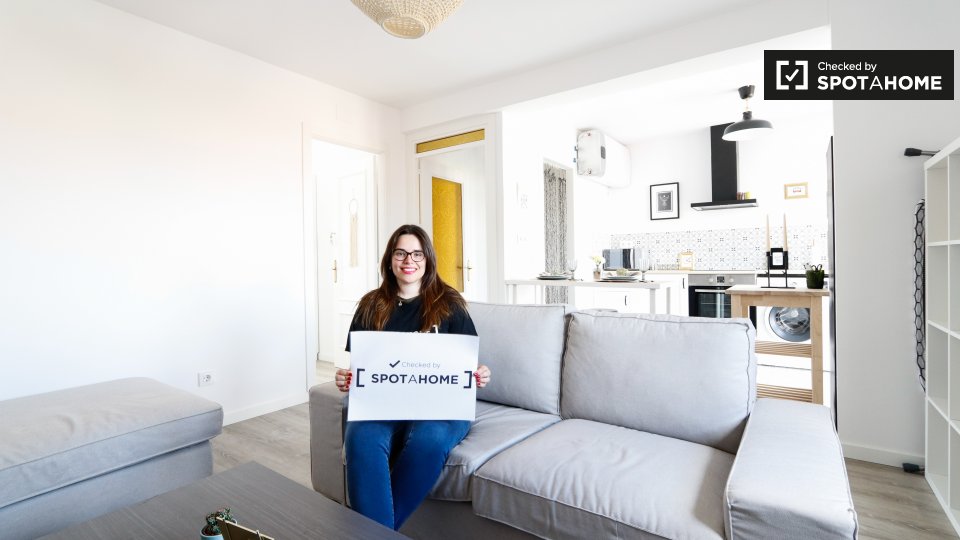 Double room Madrid, 3 beds, 85m² — photo 6