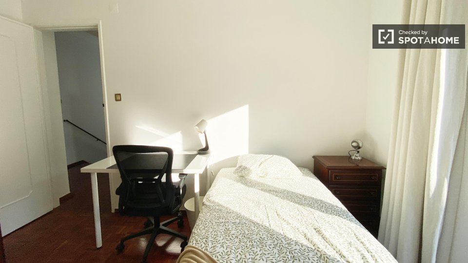 Double room Lisbon, 6 beds — photo 1
