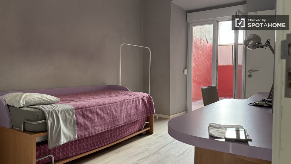Double room Lisbon, 4 beds, 85m² — photo 43
