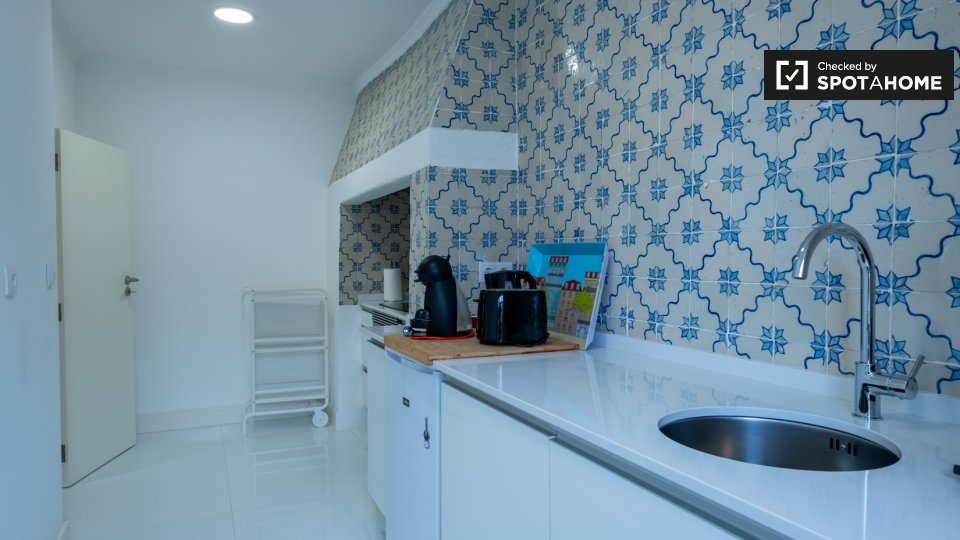 Apartment Lisbon, 2 beds — photo 1