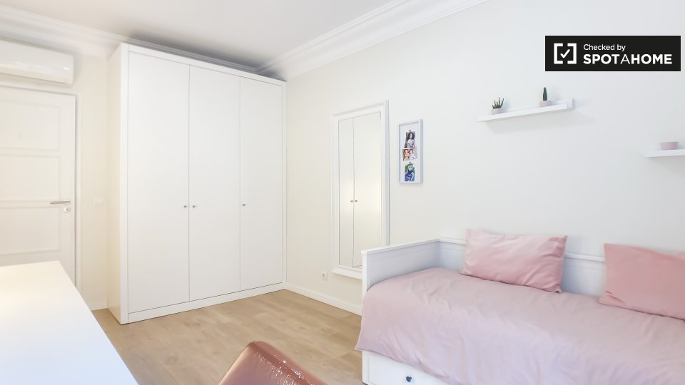 Double room Lisbon, 4 beds, 240m² — photo 4