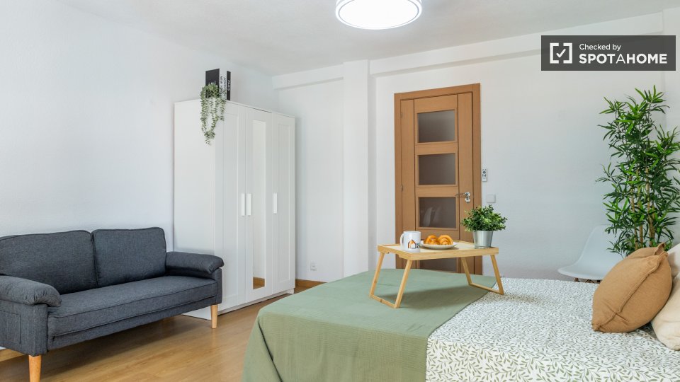 Chambre double Madrid, 4 chambres — photo 26