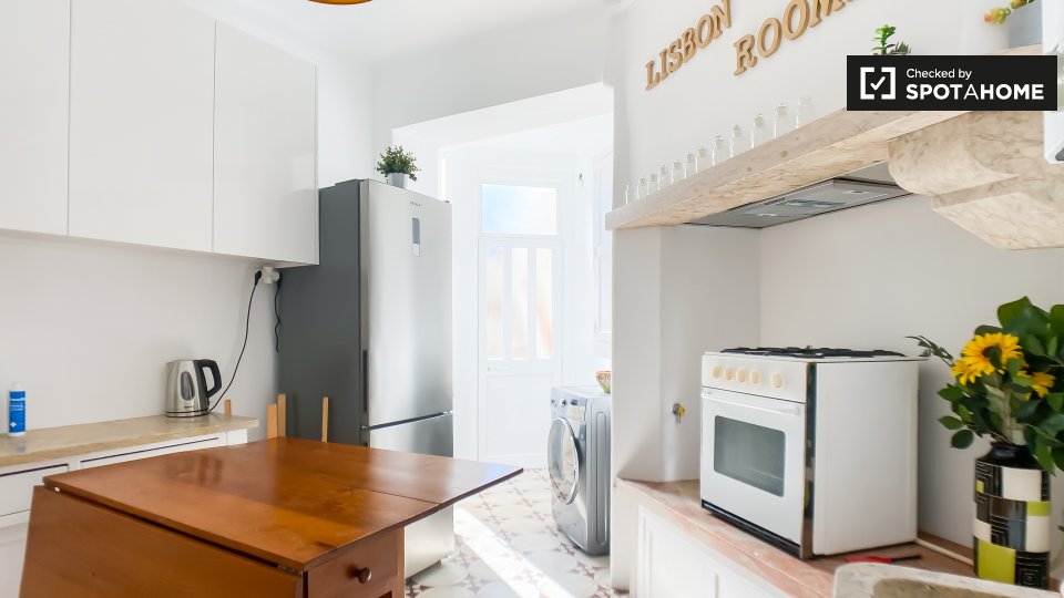 Double room Lisbon, 6 beds, 120m² — photo 7