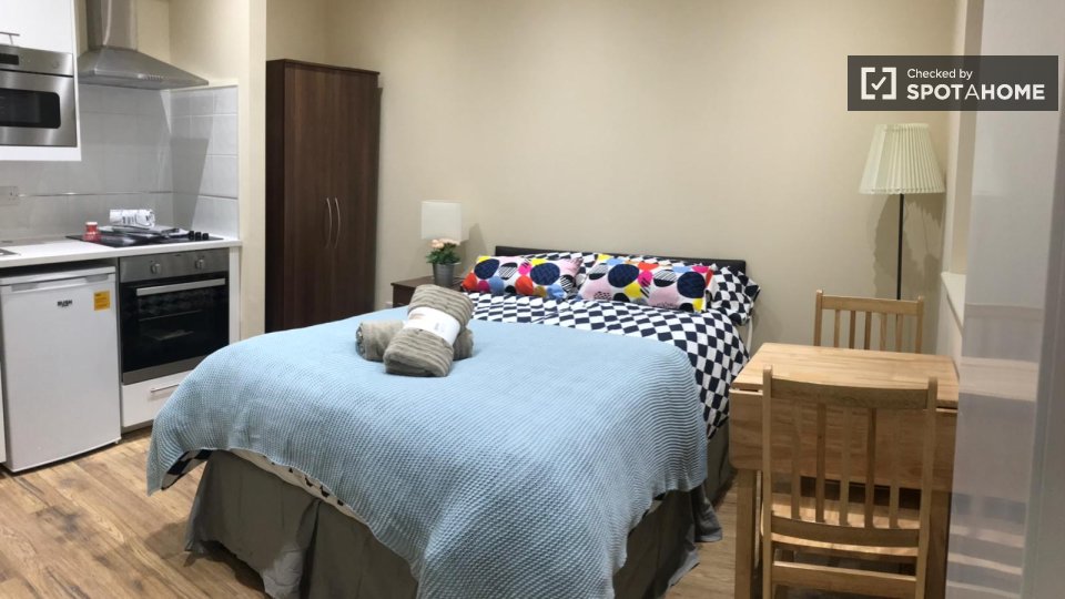 Studio for rent in Kilburn, London (ref 982757) Spotahome