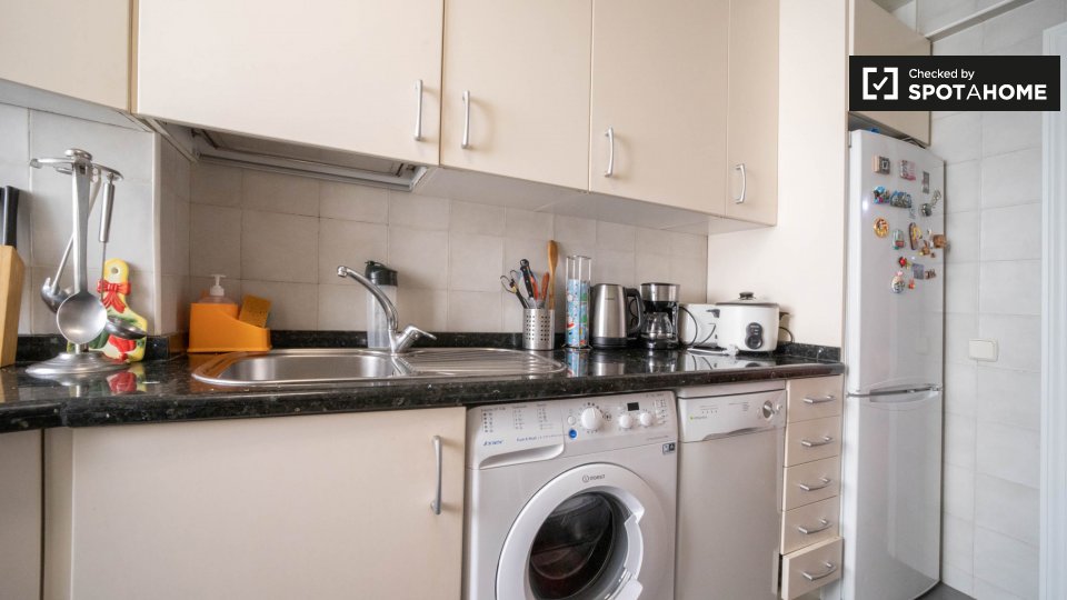 Double room Madrid, 3 beds, 110m² — photo 15