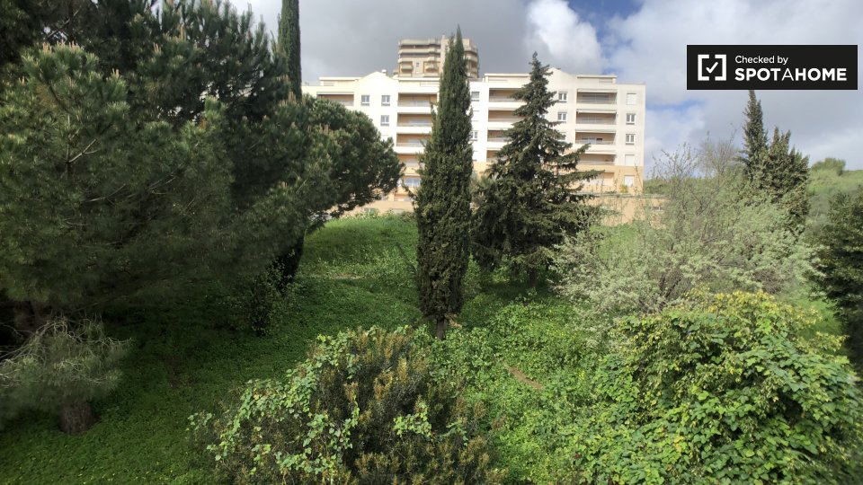 Apartment Lisbon, 3 beds, 100m² — photo 11