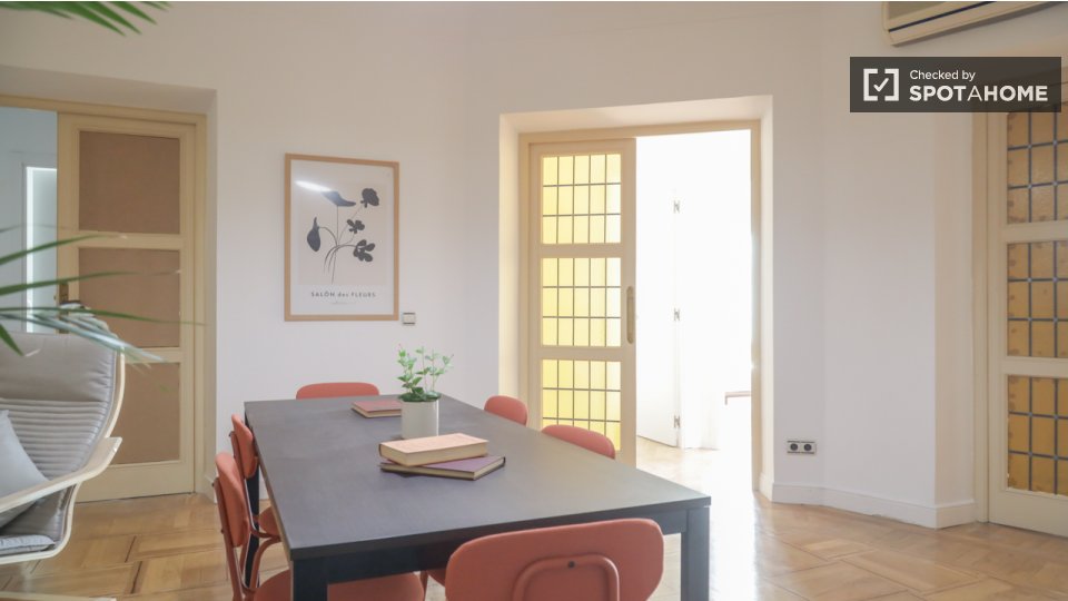 Double room Madrid, 18 beds — photo 14