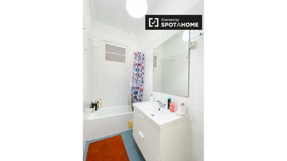 Double room Lisbon, 4 beds, 110m² — photo 9