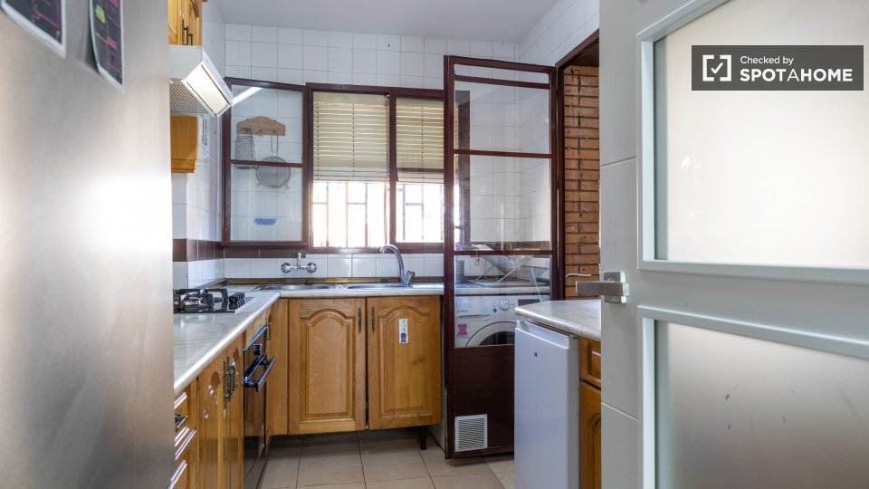 Double room Madrid, 5 beds, 101m² — photo 82