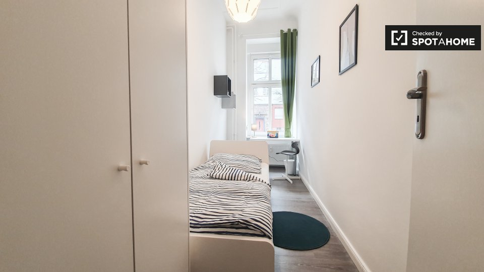 Double room Berlin, 3 beds — photo 1