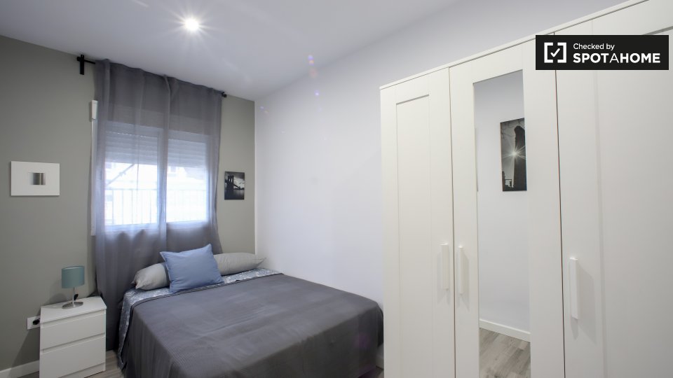 Double room Valencia, 3 beds, 65m² — photo 5