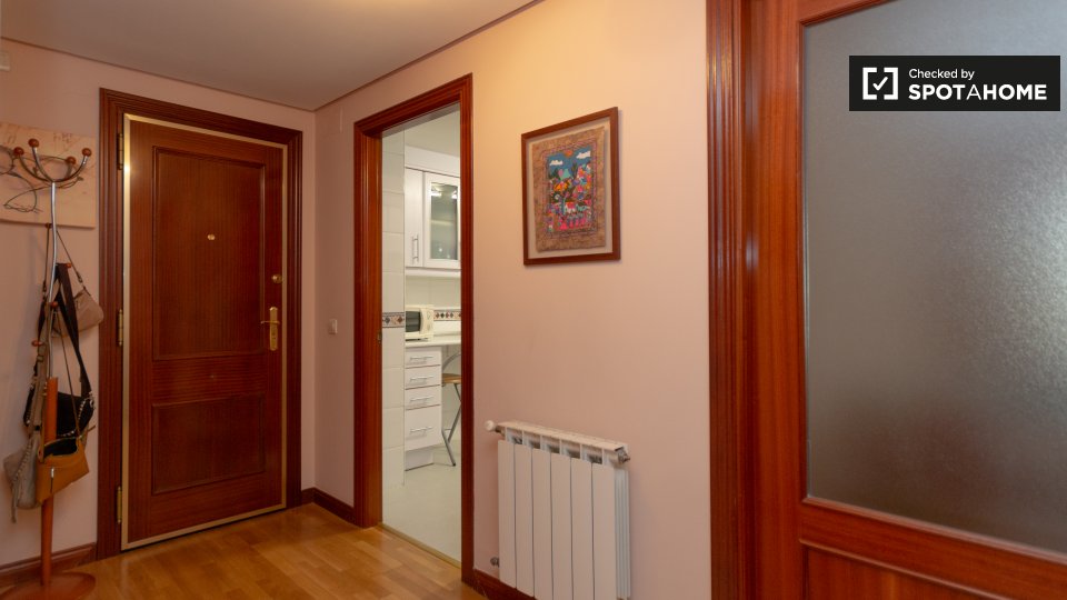 Double room Madrid, 3 beds, 100m² — photo 17