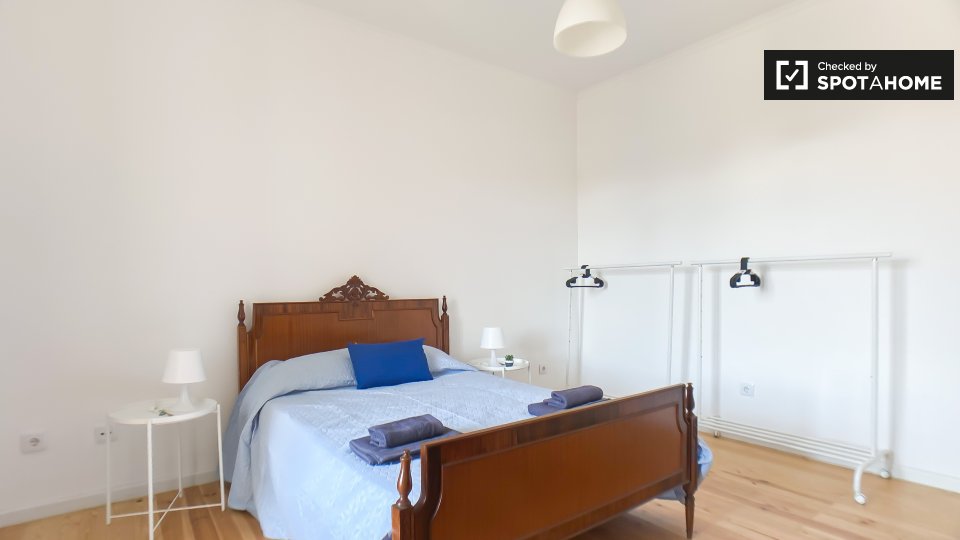 Double room Lisbon, 5 beds — photo 14