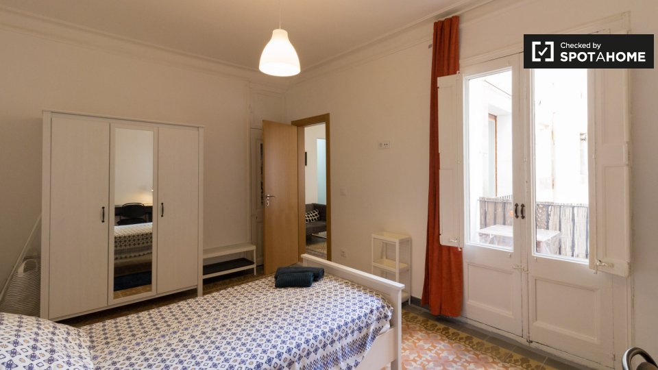 Double room Barcelona, 4 beds, 130m² — photo 2