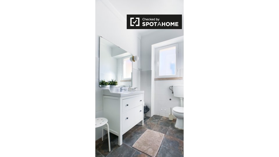 Double room Lisbon, 6 beds, 120m² — photo 12